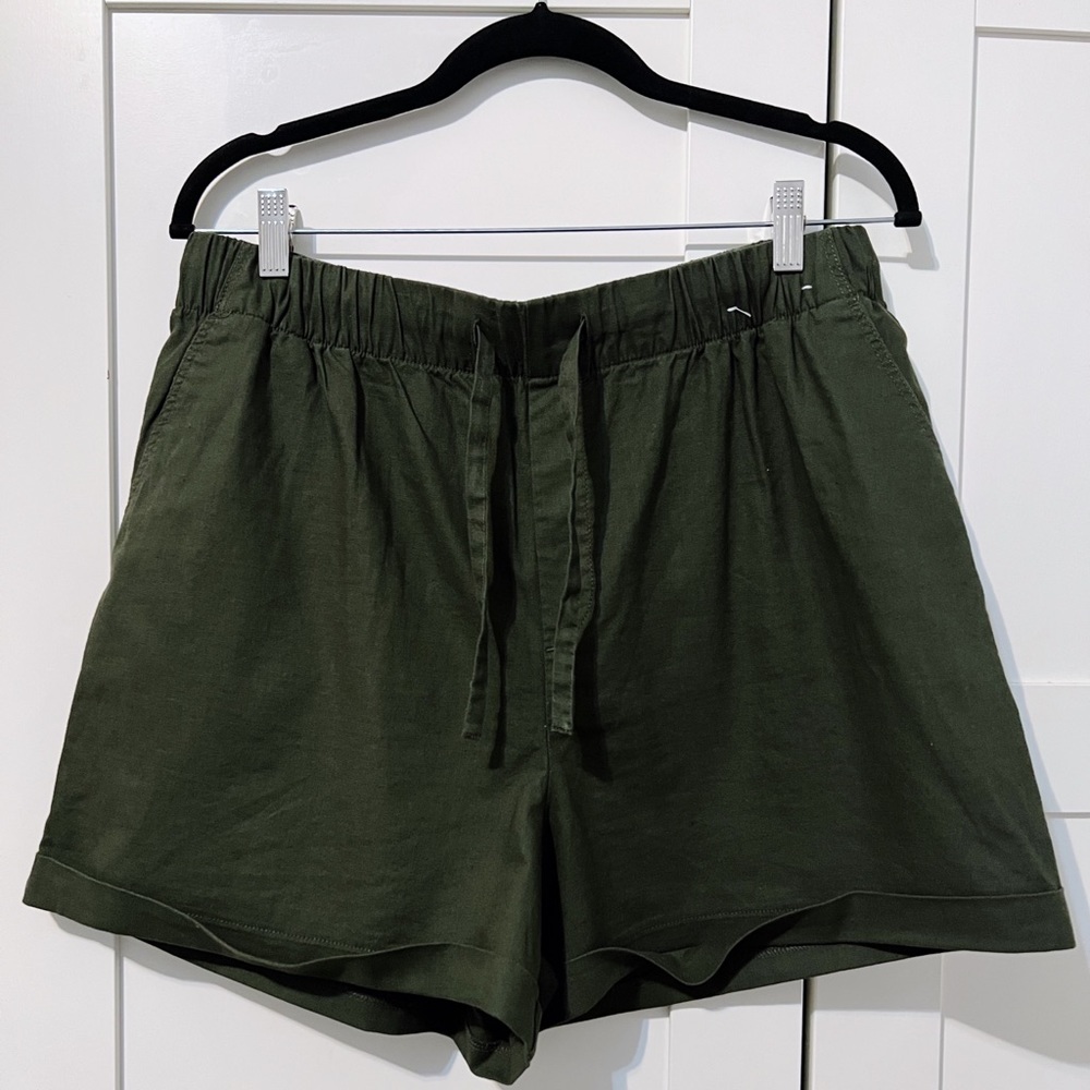 UNIQLO brand new shorts